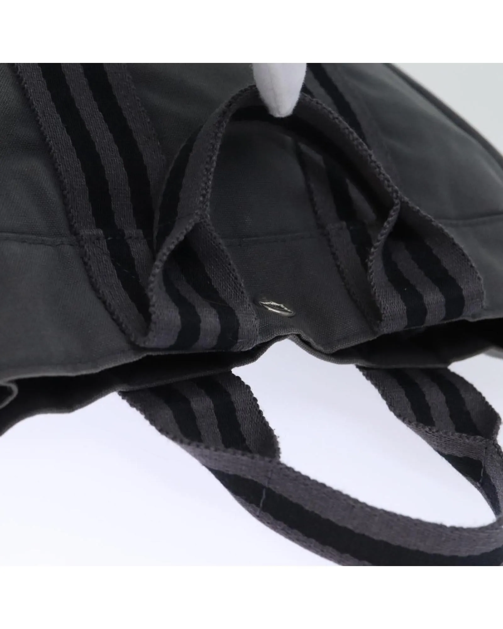 Canvas Hand Bag with Multiple Functionality and Spacious Design
