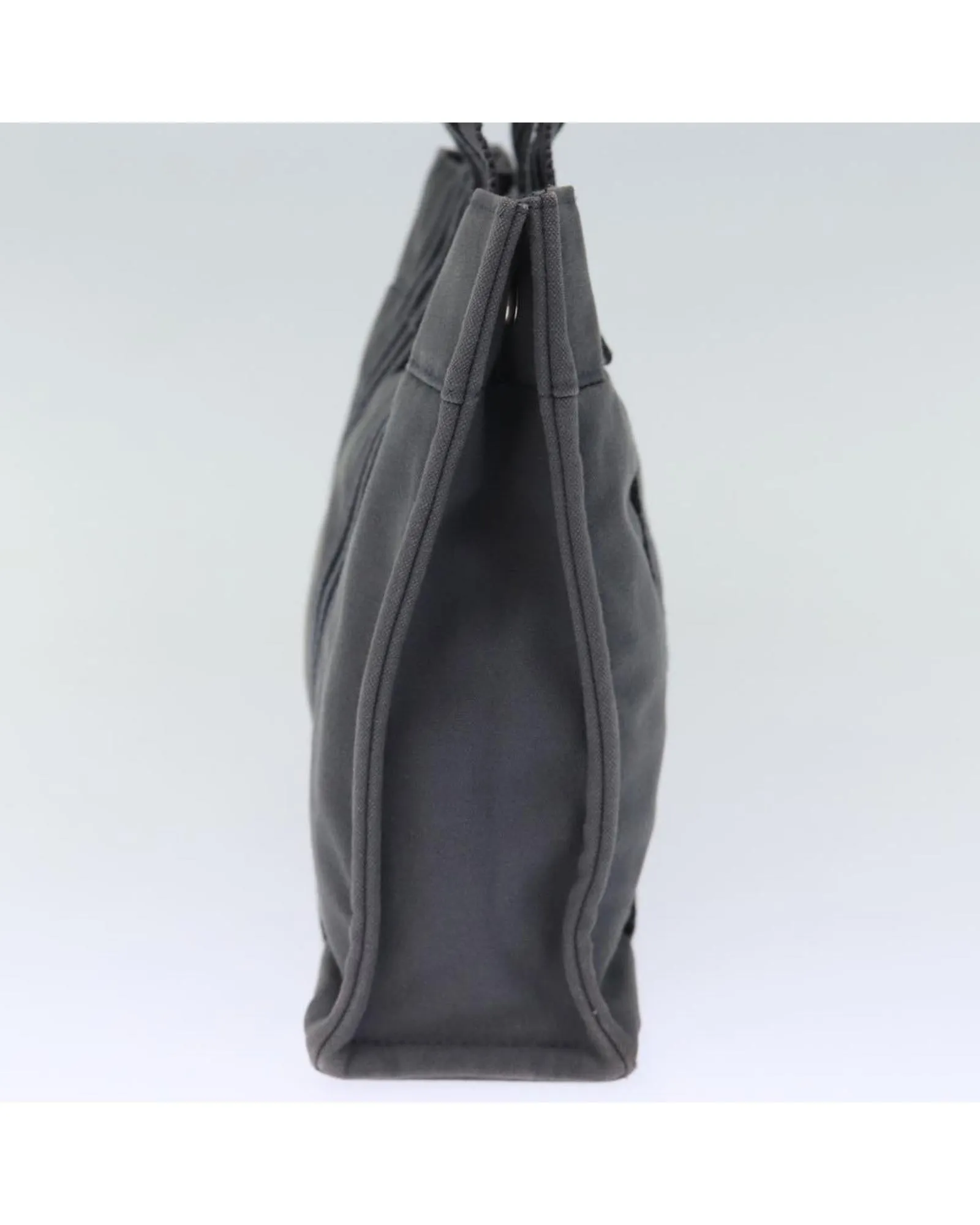Canvas Hand Bag with Multiple Functionality and Spacious Design