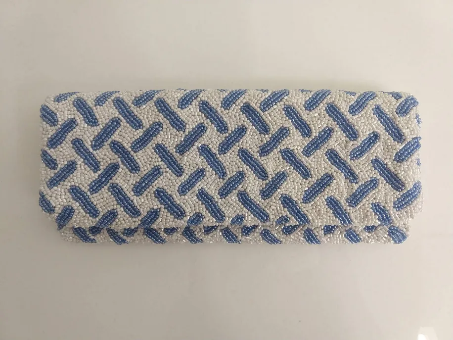 FO Fully beaded clutch