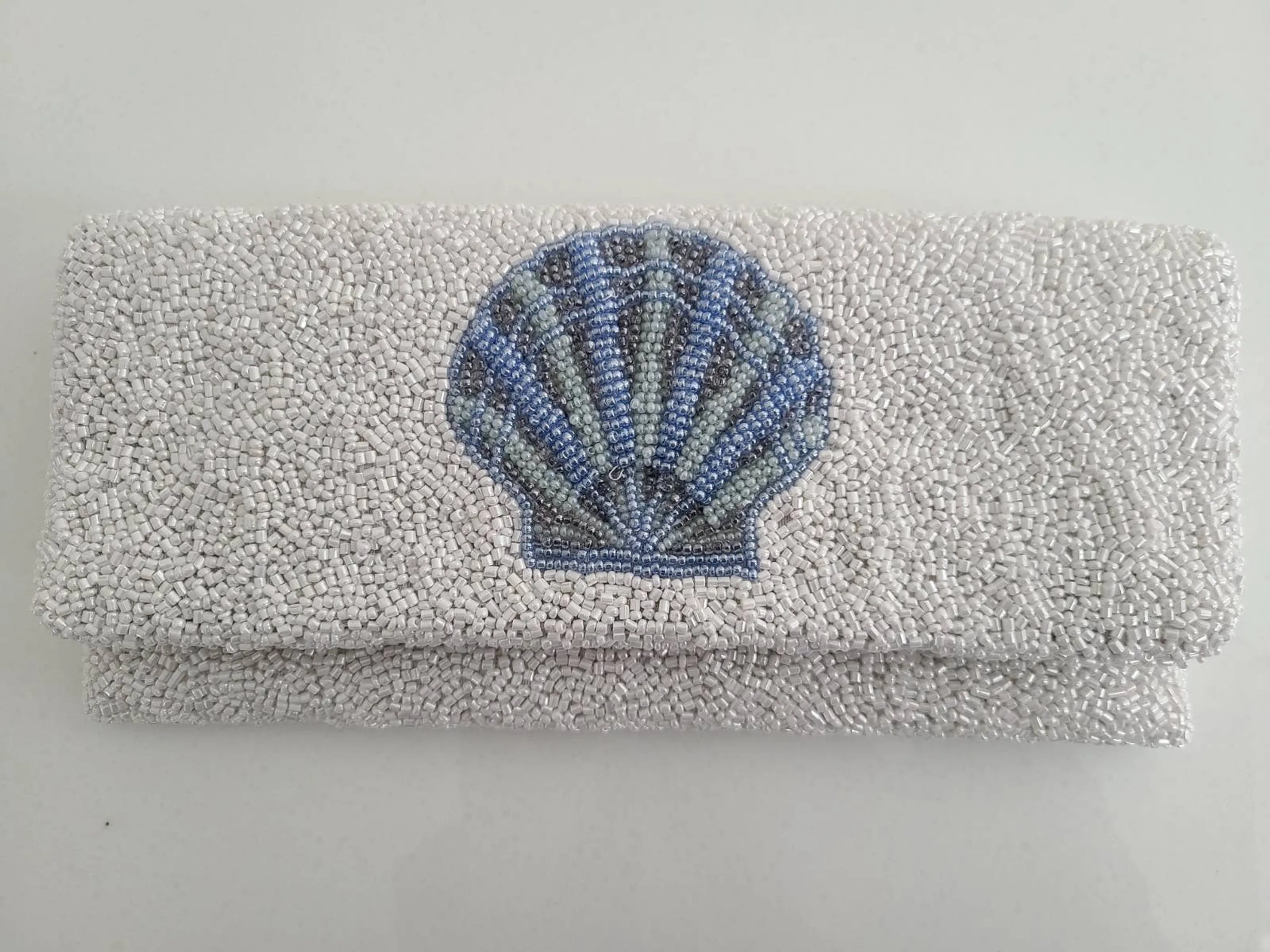 FO Fully beaded clutch