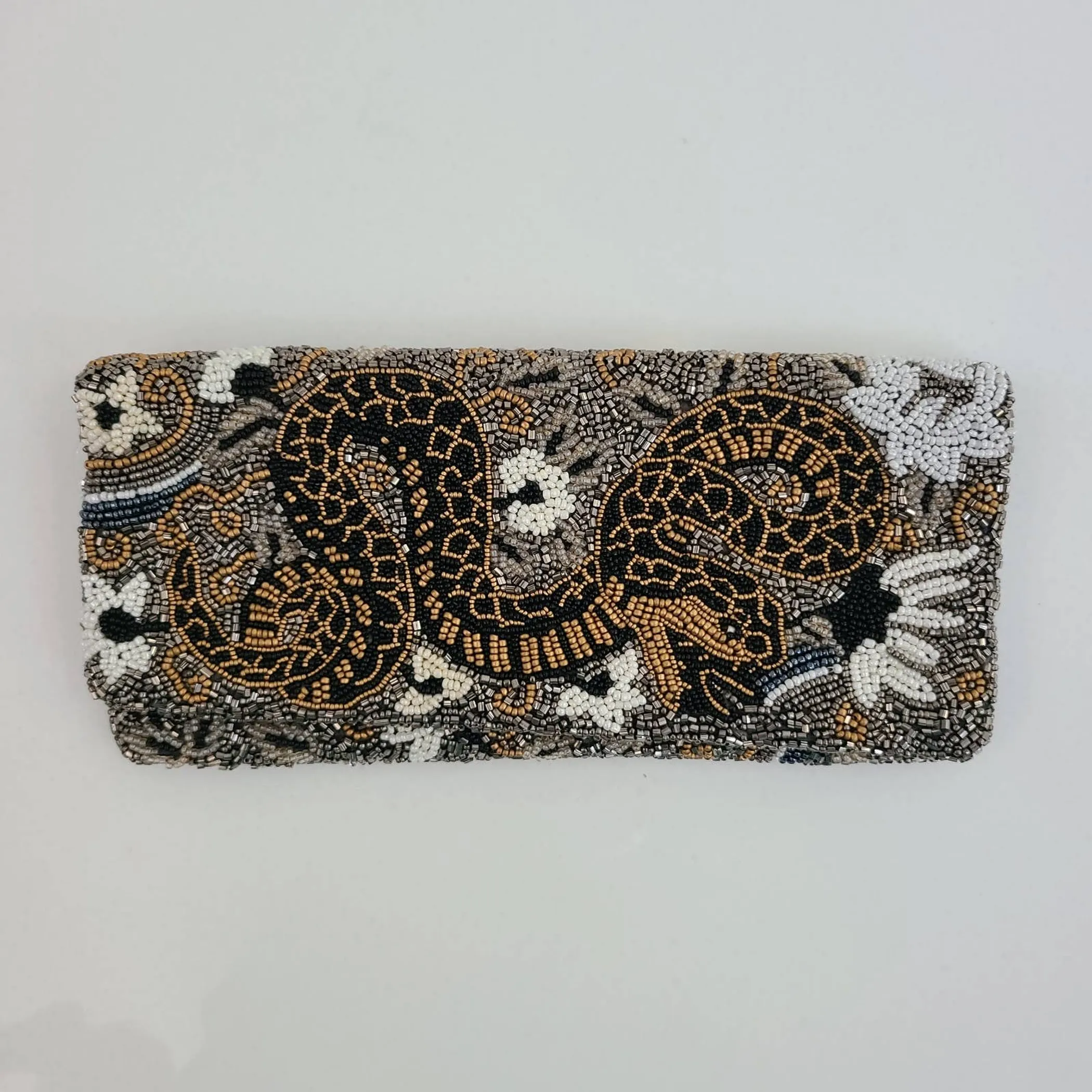 FO Fully beaded clutch