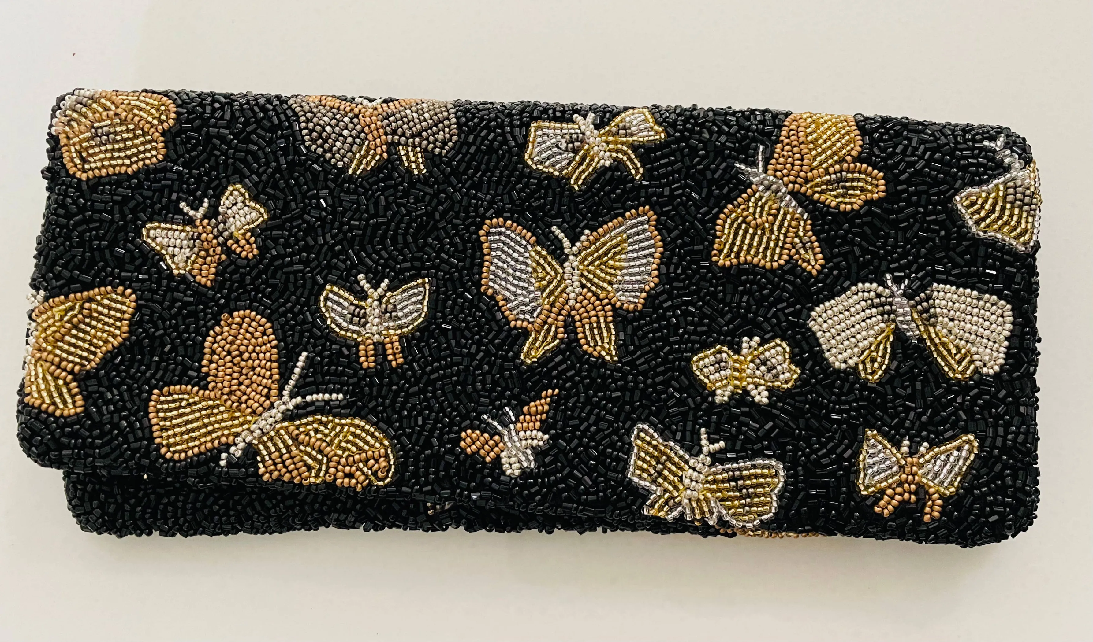 FO Fully beaded clutch