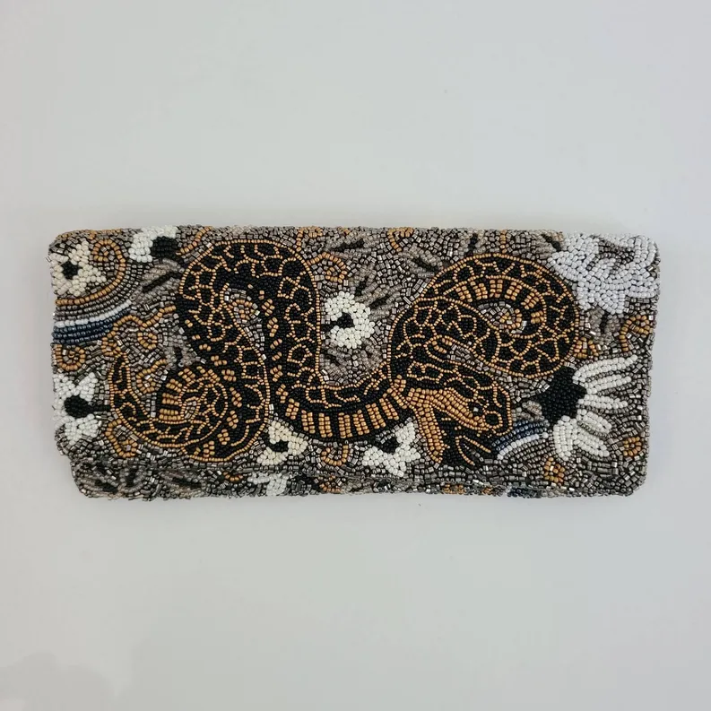 FO Fully beaded clutch