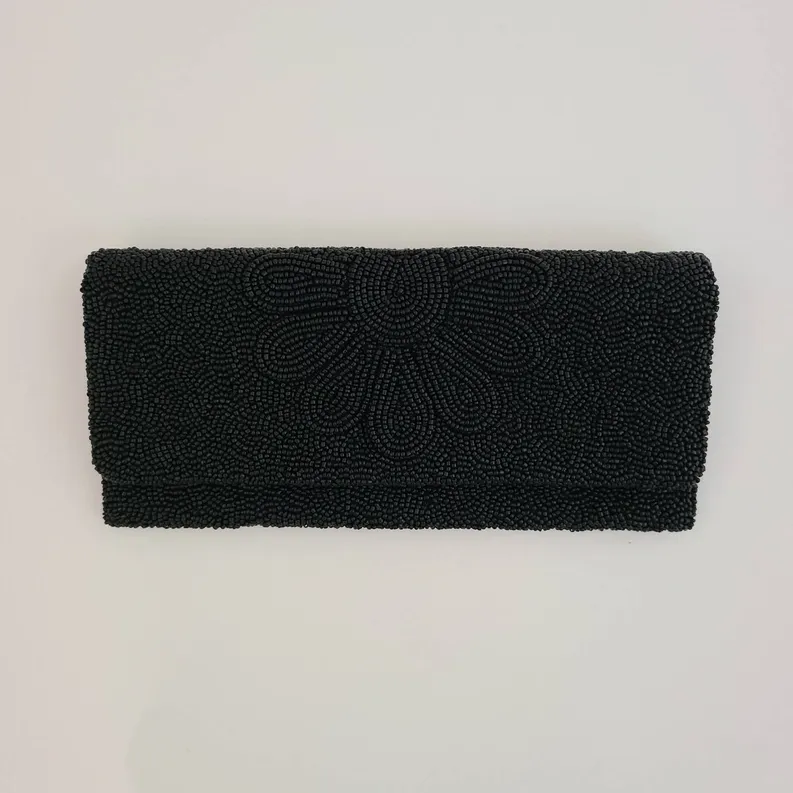 FO Fully beaded clutch