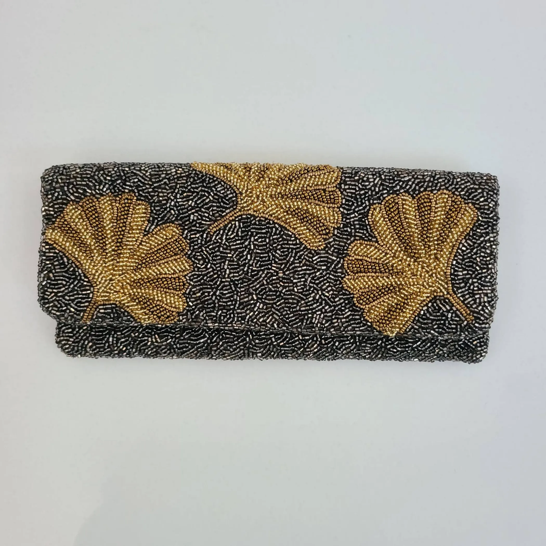 FO Fully beaded clutch