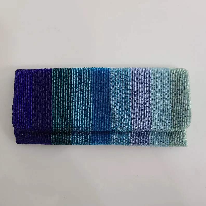 FO Fully beaded clutch