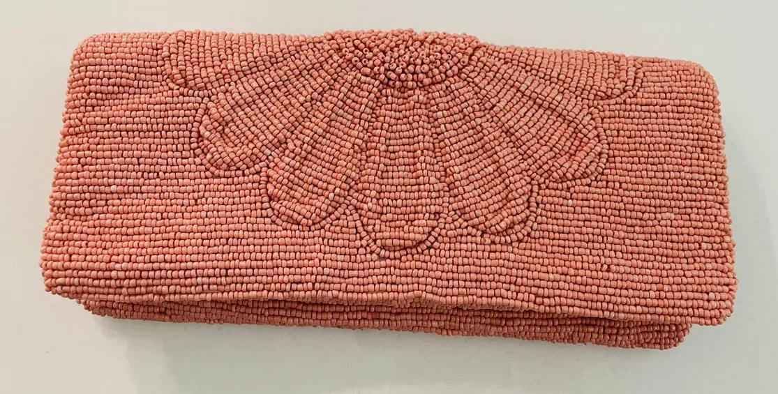 FO Fully beaded clutch