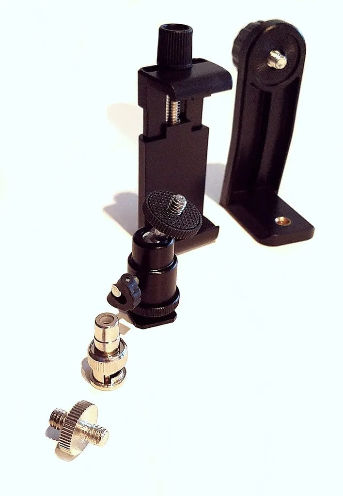 Hands-Free Revolution DVR Mount