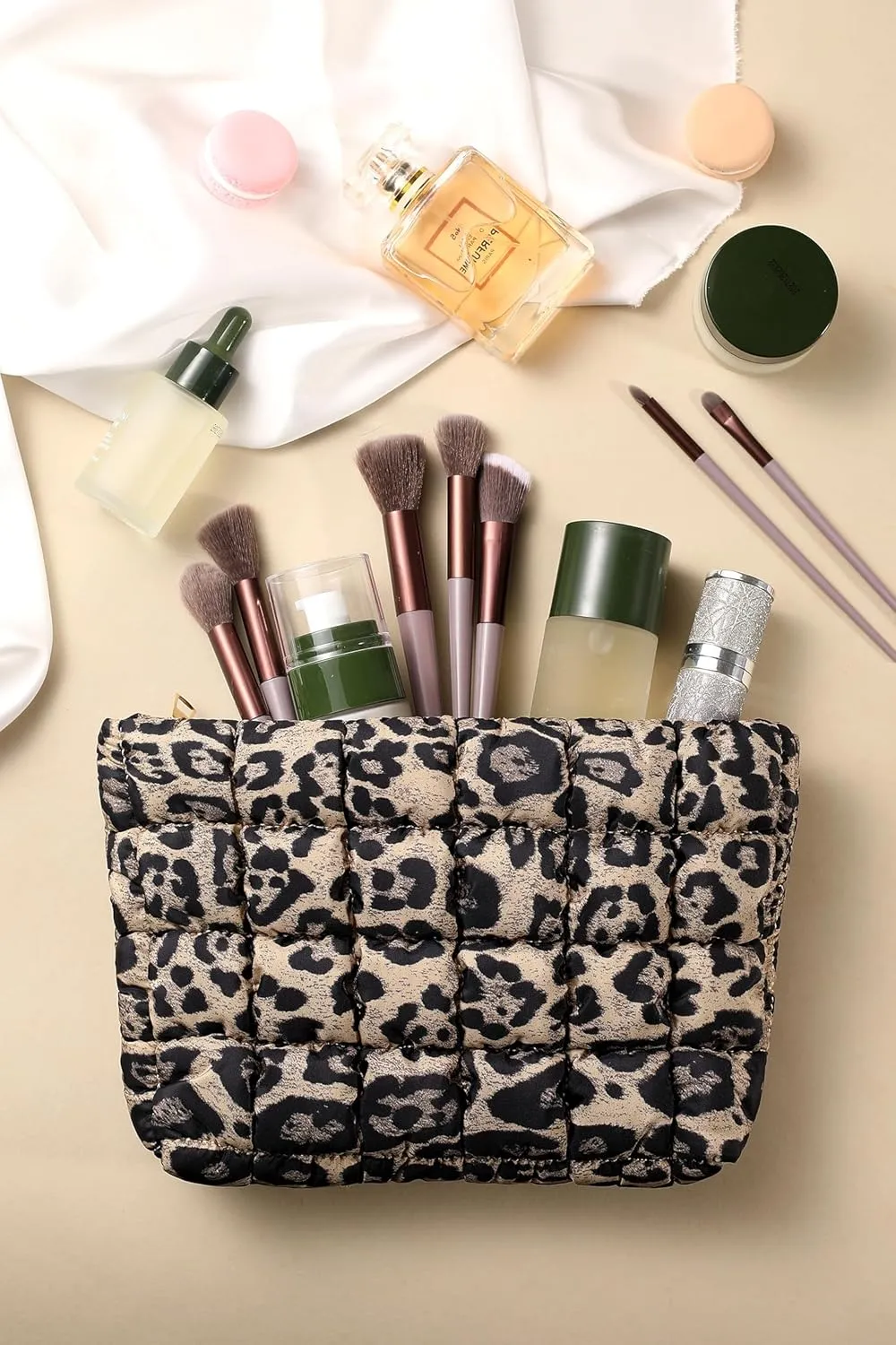 Puffy Quilted Makeup Bag for Women, Cosmetic Bag, Travel Toiletry Organizer Pouch Clutch (Brown Leopard)