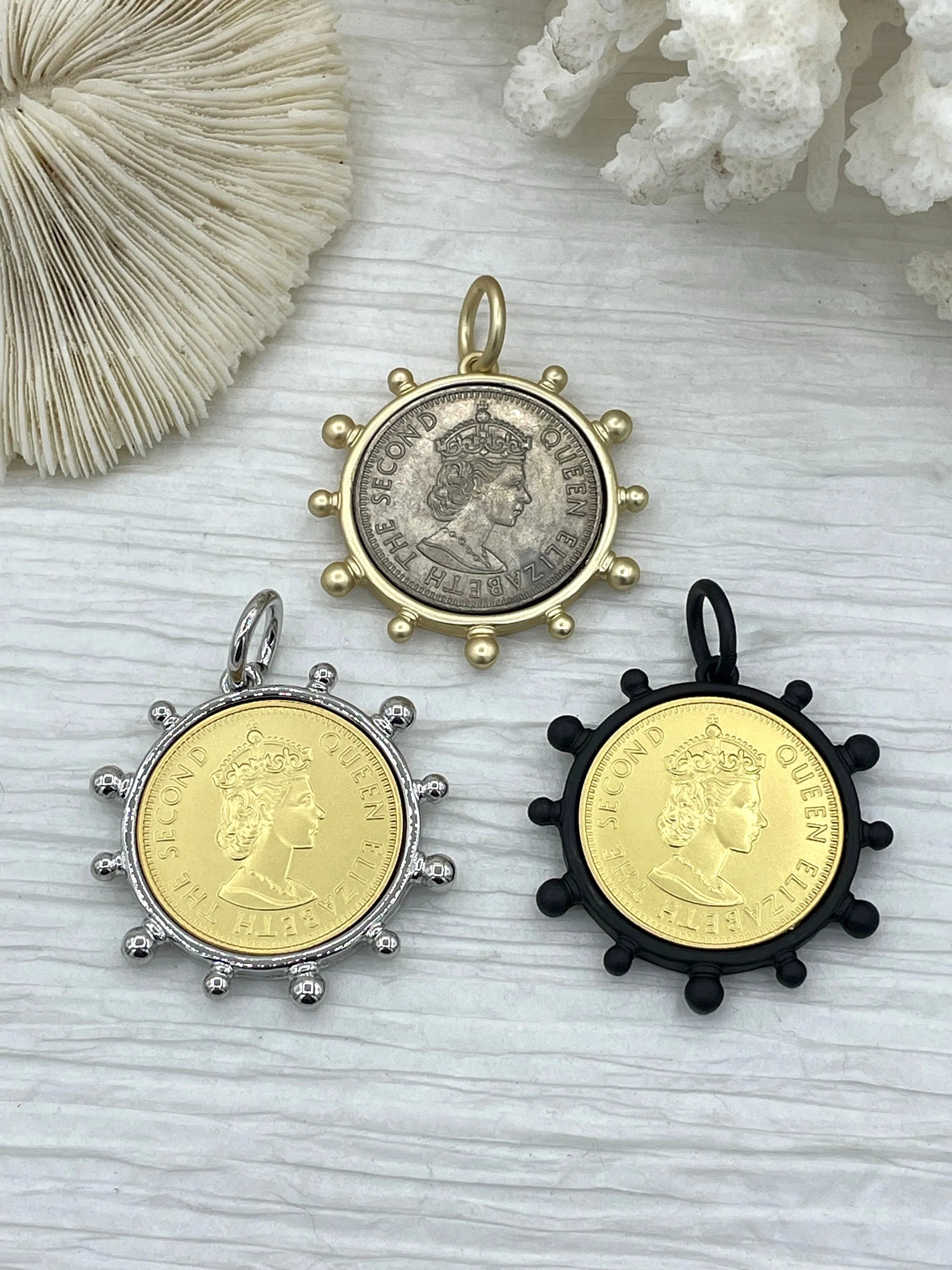 Queen Elizabeth II Coin Pendant, Queen Elizabeth Replica Coin, Royal Coin Pendant, Vintage Coin, Reproduction Coin 5 Styles Fast Ship