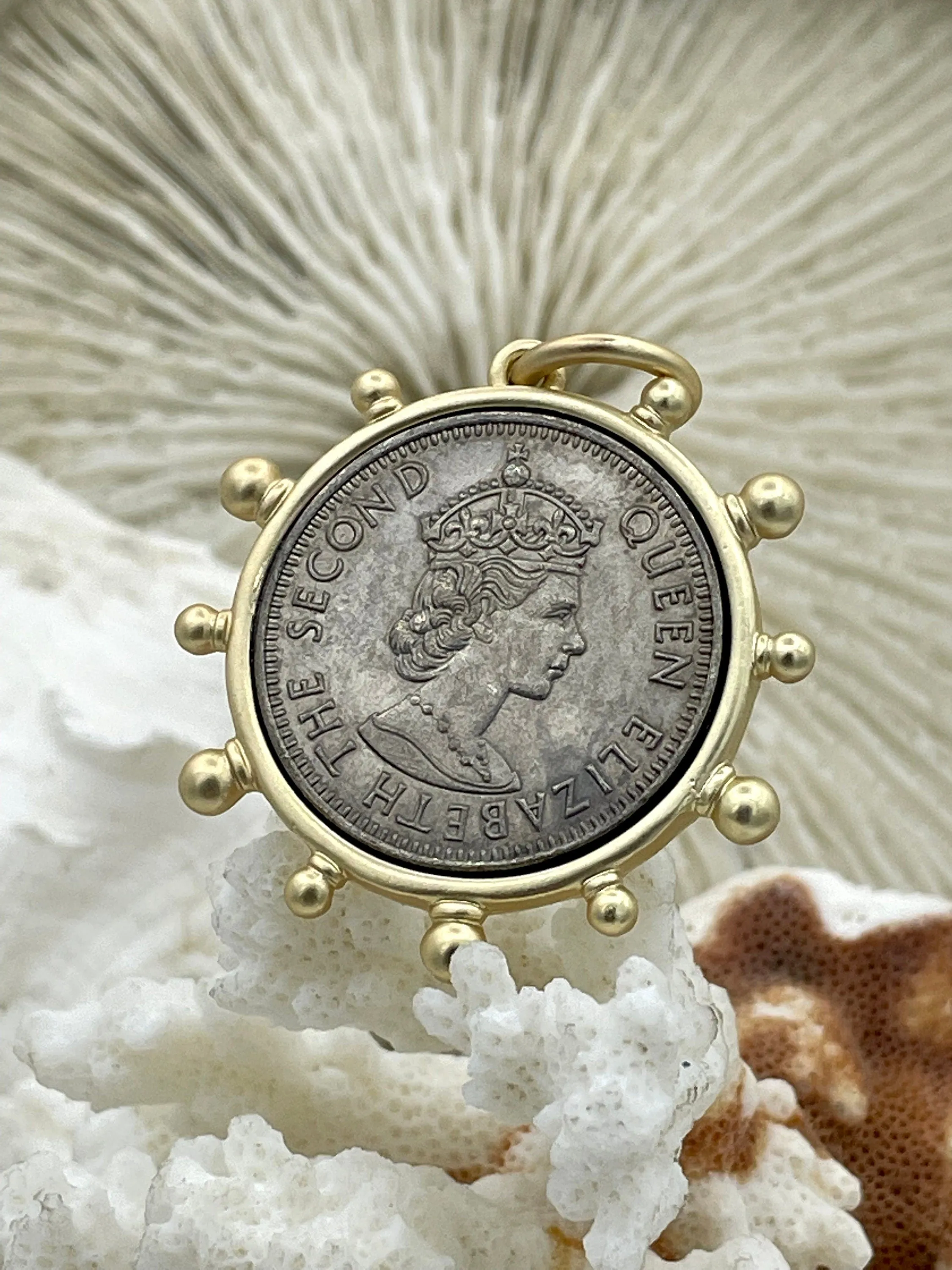 Queen Elizabeth II Coin Pendant, Queen Elizabeth Replica Coin, Royal Coin Pendant, Vintage Coin, Reproduction Coin 5 Styles Fast Ship