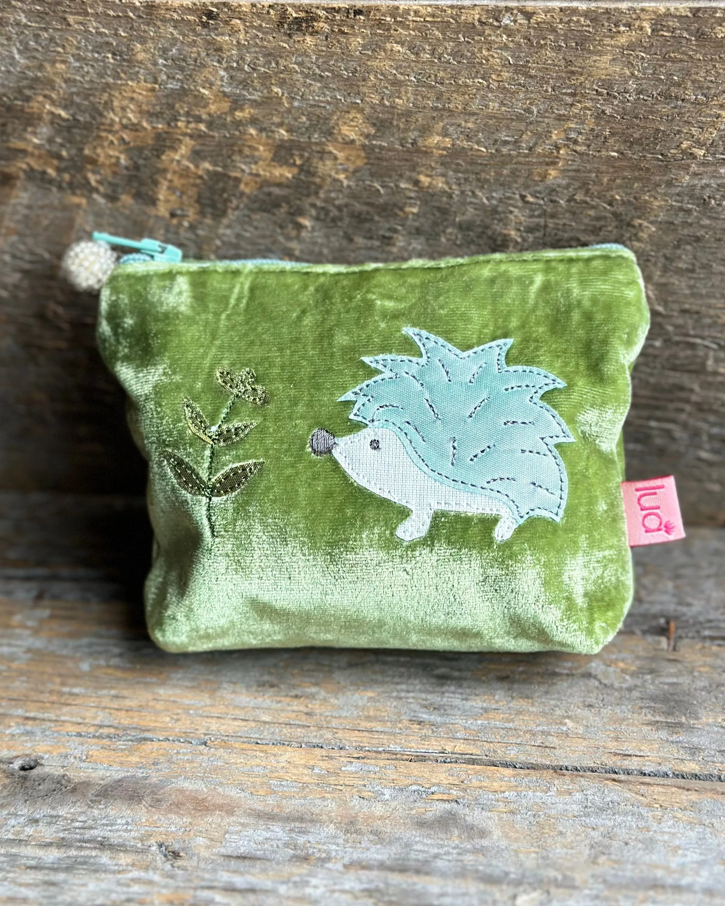 Velvet Embroidered Hedgehog Mini Coin Purse - Green