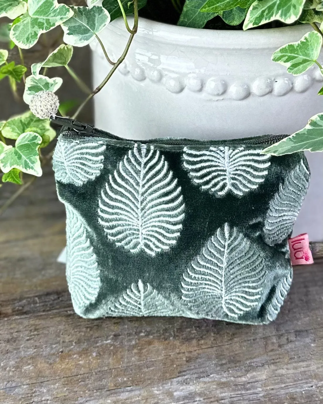 Velvet Embroidered Leaf Mini Coin Purse - Charcoal