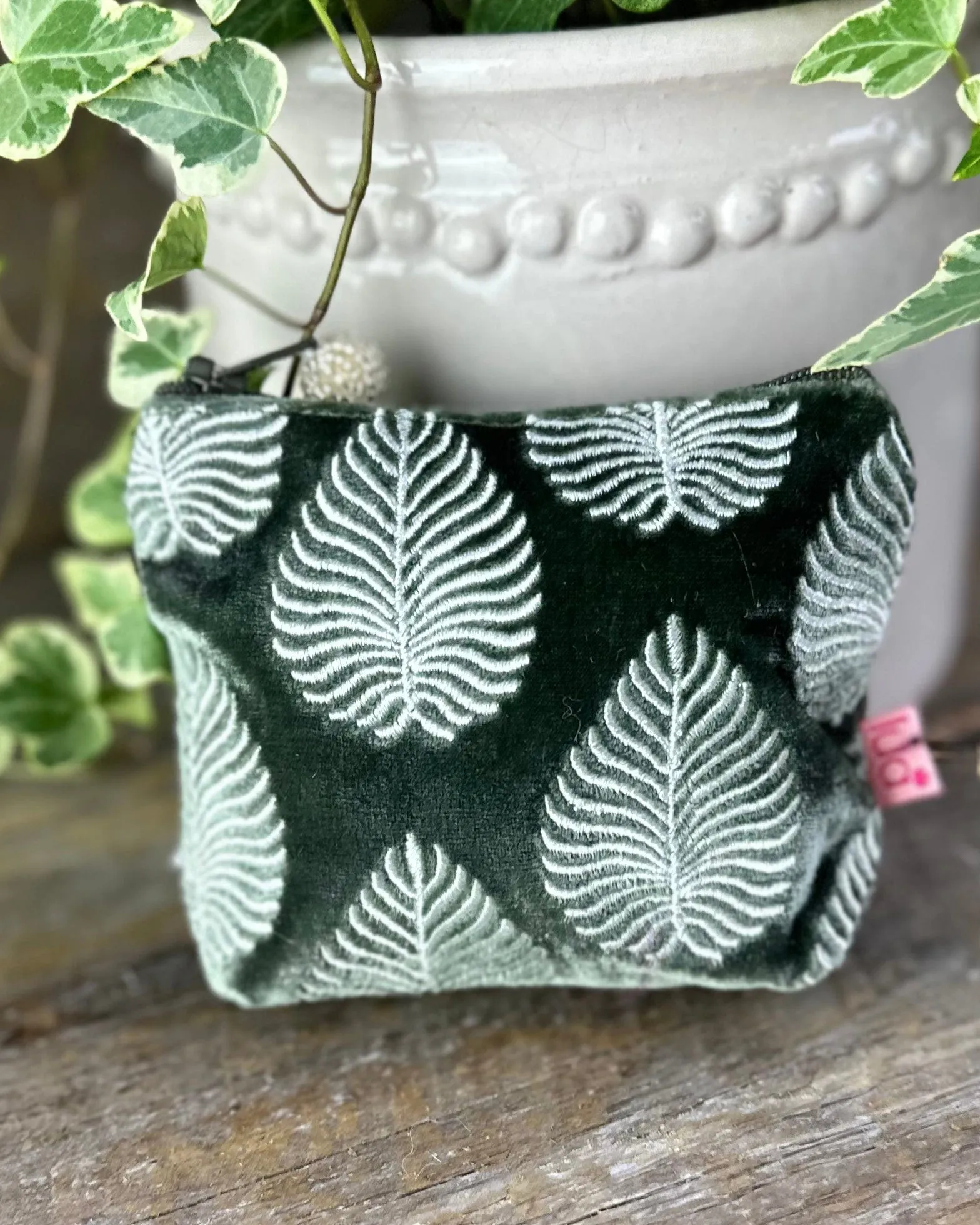 Velvet Embroidered Leaf Mini Coin Purse - Charcoal